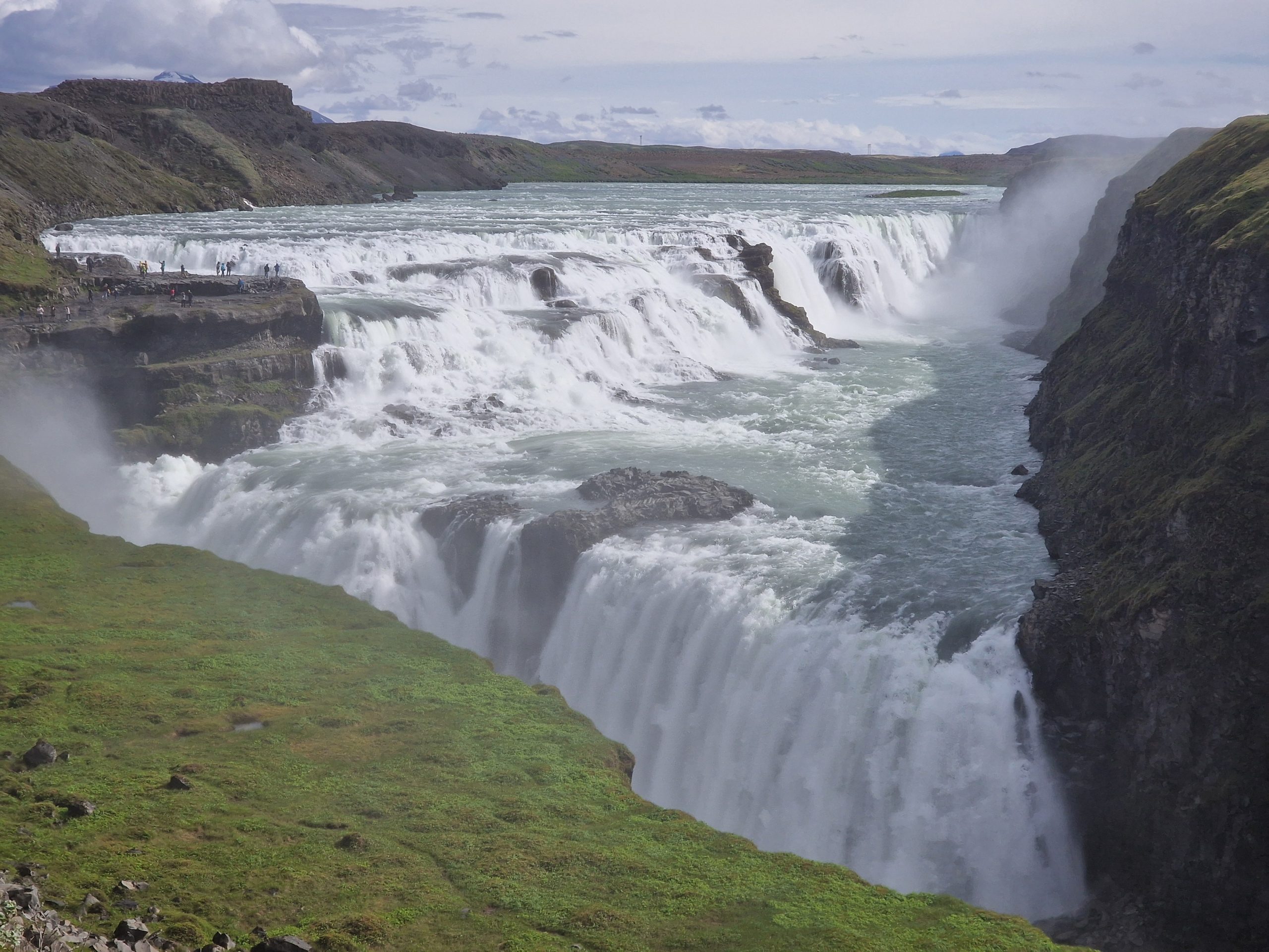 Supported bicycle tours to see Gullfoss waterfall, Geysir geothermal area and Thingvellir national park.
